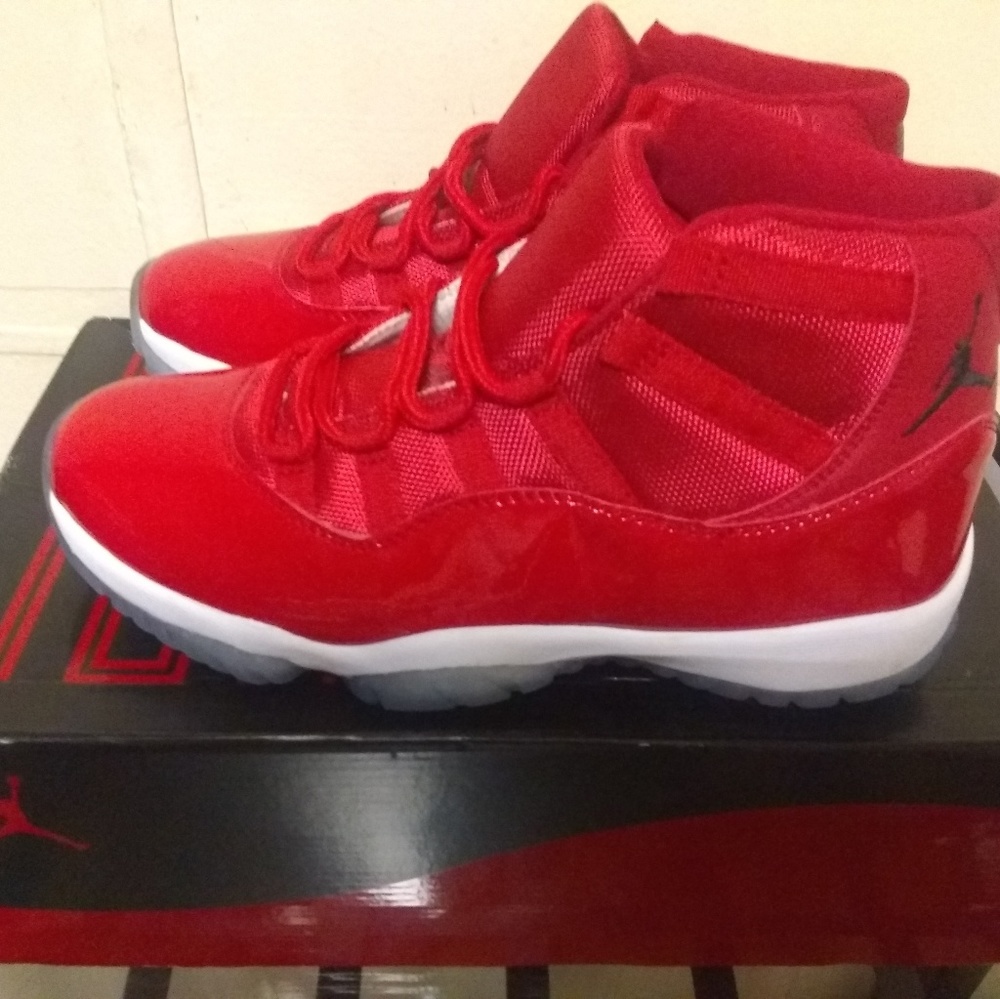 Air Jordan 11 Win Like 96 Men's Size 12